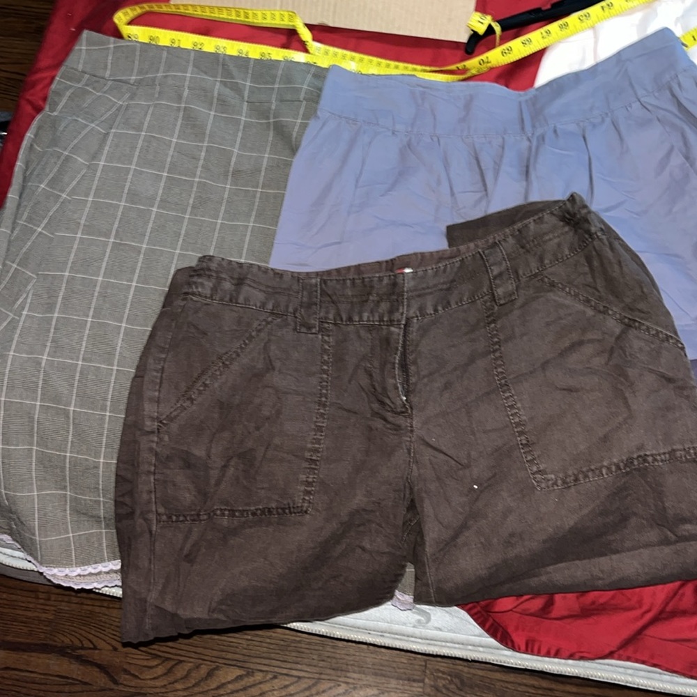 Old Navy Summer Bundle for Size 6:  2 skirts, 1 pair capris
